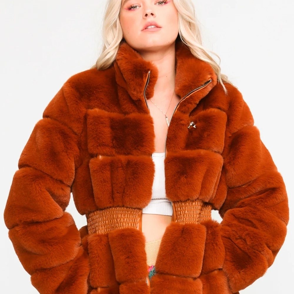 Aratta Women's Teddy Jacket in Rich Carmel